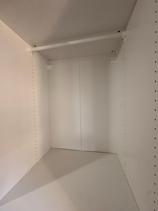 Armario PAX Ikea blanco con cajones.