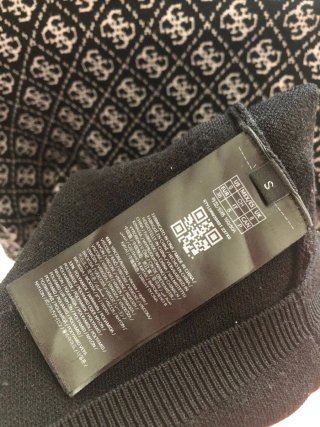 Jersey Guess estampado cuello alto