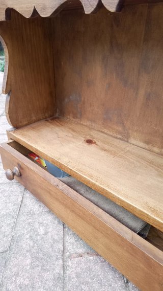 Estantería rústica de madera