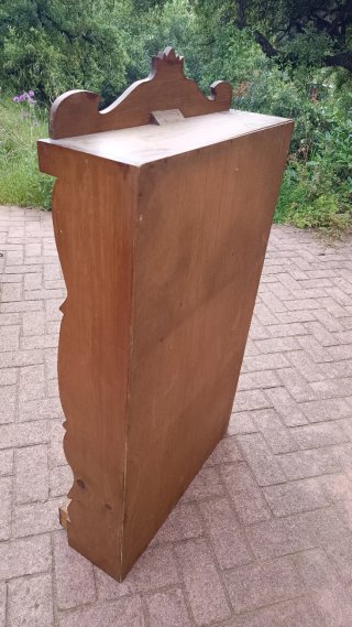 Estantería rústica de madera