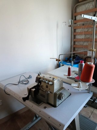 maquina de coser remalladora Toyota 3 hilos