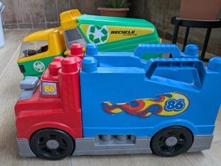 Lote 3 camiones juguete: reciclaje, coche y bomber