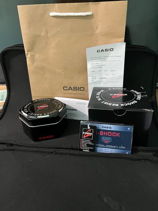 Reloj Casio G-Shock Negro y Dorado