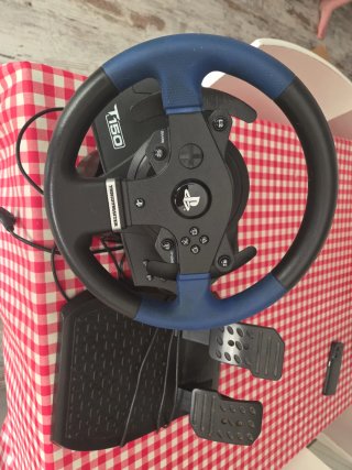Volante Thrustmaster T150 PS4