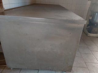 Tavolo da lavoro acciaio inox con vani refrigerant