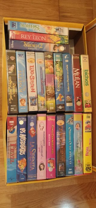 Lote 20 Cintas VHS Disney Clásicos y Más