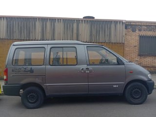 Nissan Vanette 1998