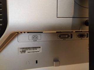 2 Monitores Dell Plata/Negro 22 pulgadas.