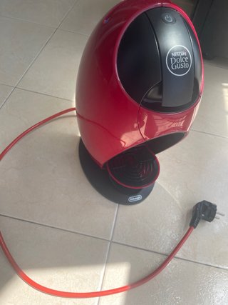 Cafetera Dolce Gusto Roja