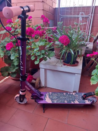 Patinete Oxelo Morado con Diseño Tribal