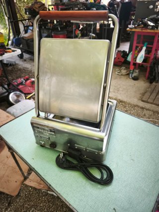 Parrilla de contacto profesional UNOX