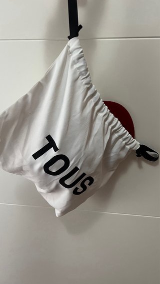 Gorra Tous Bordada Roja