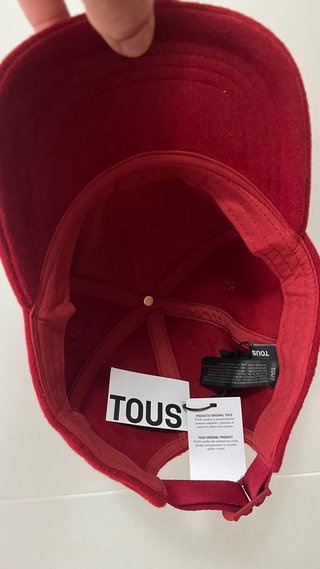 Gorra Tous Bordada Roja
