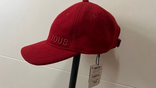 Gorra Tous Bordada Roja