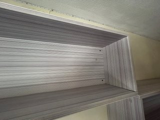 Estanterías dobles madera y plástico