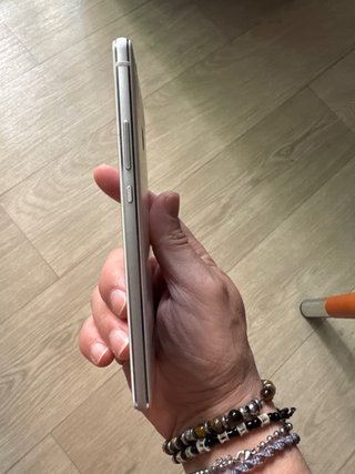 Móvil Huawei Dorado y Blanco