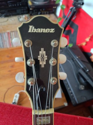 Ibanez Artcore AK95 Guitarra Eléctrica (2011)