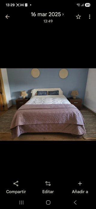 Dormitorio: 2 mesitas y cómoda