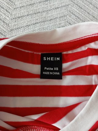 Camiseta Shein rayas rojas y blancas manga larga
