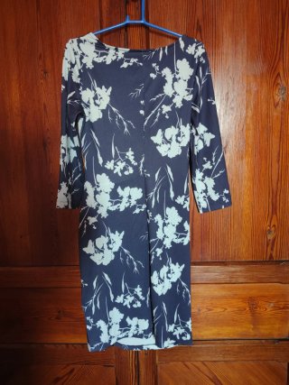 Vestido Anna Field floral azul y blanco