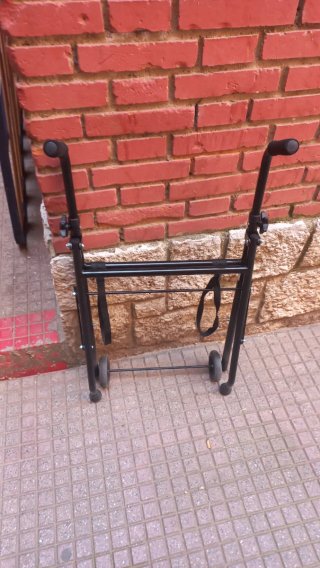 Andador plegable negro
