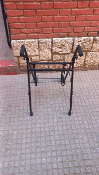 Andador plegable negro