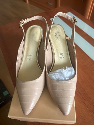 Zapatos de salón Menbur color piel/nude talla 39