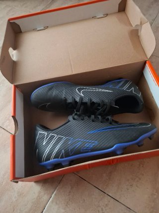 Botas de fútbol Nike  Nuevas sin estrenar.