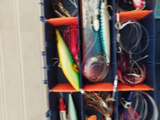 Caja de señuelos de pesca