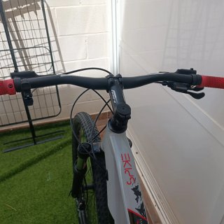 Bicicleta BH  Spike 2.5 Gris a penas usada