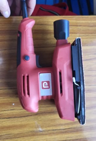 Lijadora eléctrica roja