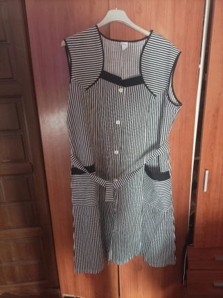 Vestido/Avental Listrado Preto e Branco
