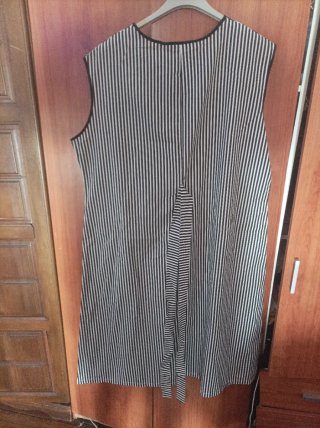 Vestido/Avental Listrado Preto e Branco