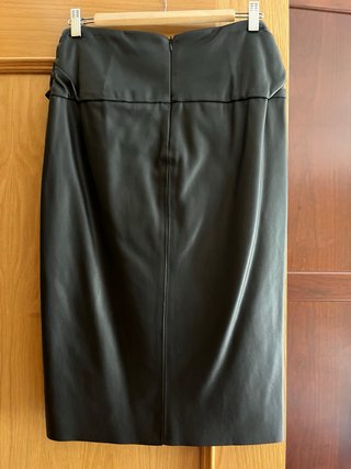 Falda Zara polipiel negra