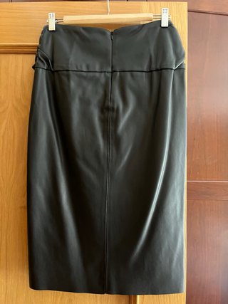 Falda Zara polipiel negra