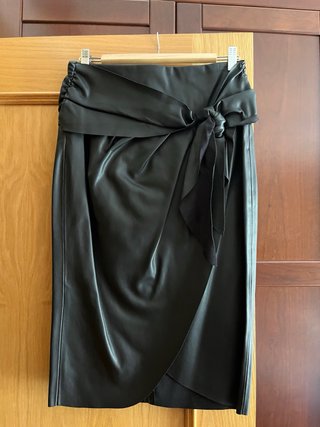 Falda Zara polipiel negra