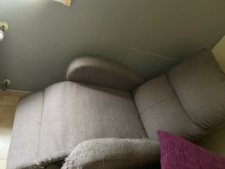Sillón de tela gris