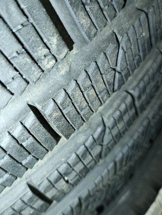 4x Pirelli Sottozero M+S R18 6-7mm 235 265 45 R18