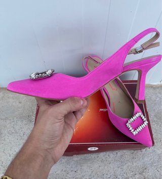 Tacones Laura Amat Fucsia Slingback Hebilla Joya