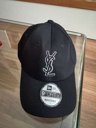 Gorra Saint Laurent Negra