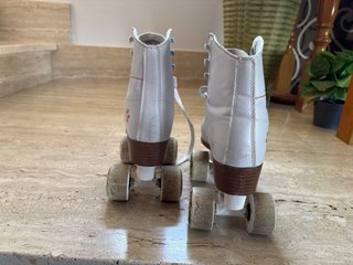 Patines de 4 ruedas blancos Talla 36