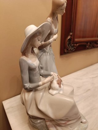 Figura Lladró grande. Porcelana  color