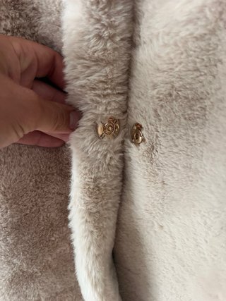 Abrigo largo de pelo beige mujer