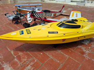 Lote RC: Avión, Lancha, Dron y Accesorios