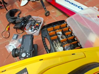 Lote RC: Avión, Lancha, Dron y Accesorios