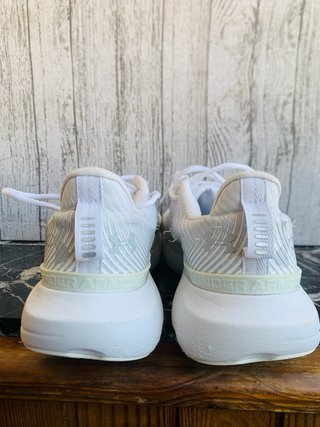 Under Armour HOVR Zapatillas Deportivas Blancas