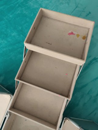 Maletín de maquillaje grande plateado