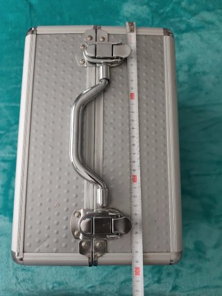 Maletín de maquillaje grande plateado