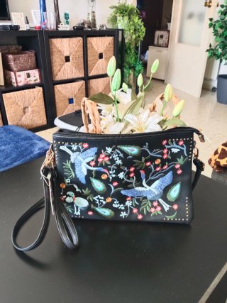 Bolso bandolera negro bordado aves