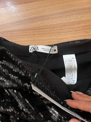 Falda Zara lentejuelas y plumas Talla XS